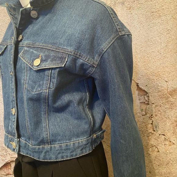 Refuge Cropped Denim Jean Jacket - Picture 3 of 6